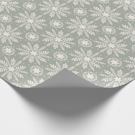 Rustikale Creme und Sage Snowflake Weihnachten Geschenkpapier (Ecke)