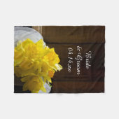 Rustikale Daffodien und die Hochzeit von Stallholz Fleecedecke (Vorderseite (Horizontal))
