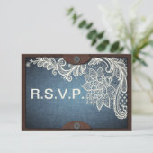 Rustikale Denim-, Lace & Leather Wedding RSVP Card Karte (Stehend Vorderseite)