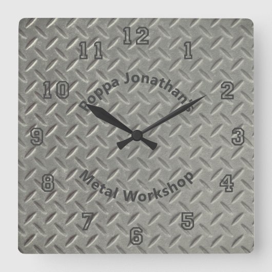 Rustikale Diamantplatten Imitate Metall Lug Muster Quadratische Wanduhr (Vorderseite)