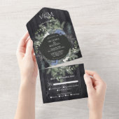 Rustikale dunkle Holzblüte und Pinienhochzeit All In One Einladung (Abreißen)