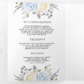 Rustikale Dusty Blue Elfenbeinblume auf einer Hoch Dreifach Gefaltete Einladung (Innen Erste Seite)