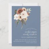 Rustikale Dusty Blue Peach Floral Wedding Einladun Einladung (Vorderseite)