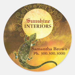 Rustikale Eidechse, die das Sun-Geschäft hält Runder Aufkleber