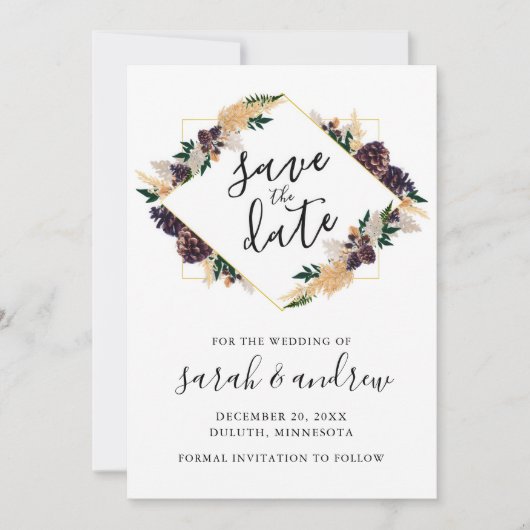 Rustikale Elegance Pine Cone Grüne Save the Date (Vorderseite)