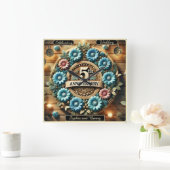 Rustikale Eleganz: Jubiläum, Blumengestalt Quadratische Wanduhr (Zuhause)