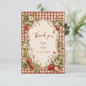 Rustikale Erdbeer-Hochzeit Cottage Gingham Garten Dankeskarte (Stehend Vorderseite)