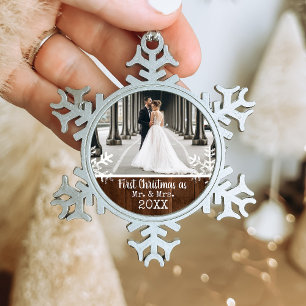 Rustikale erste Weihnachten verheiratet Schneeflocken Zinn-Ornament