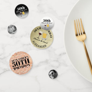 Rustikale Erwachsene jubeln zum Foto Geburtstag Konfetti