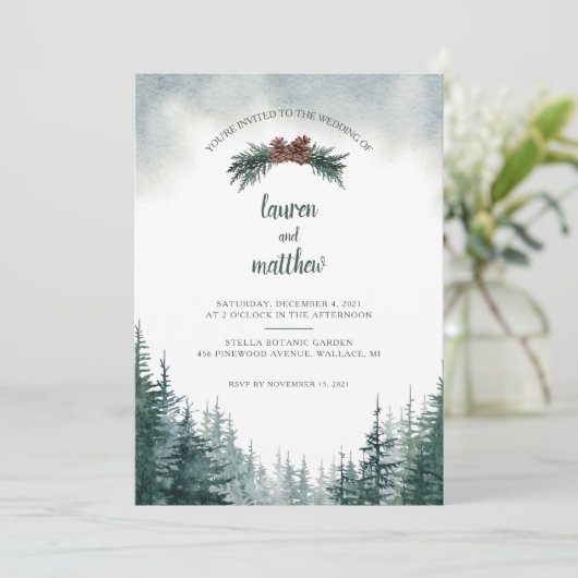 Rustikale Evergreen Winter Wedding Einladung (Stehend Vorderseite)