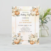 Rustikale Fall Pumpkin Floral Geburtstagsparty Einladung (Stehend Vorderseite)