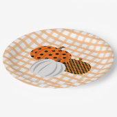 Rustikale Fall Pumpkins Orange Karierter Erntedank Pappteller (Schrägansicht)