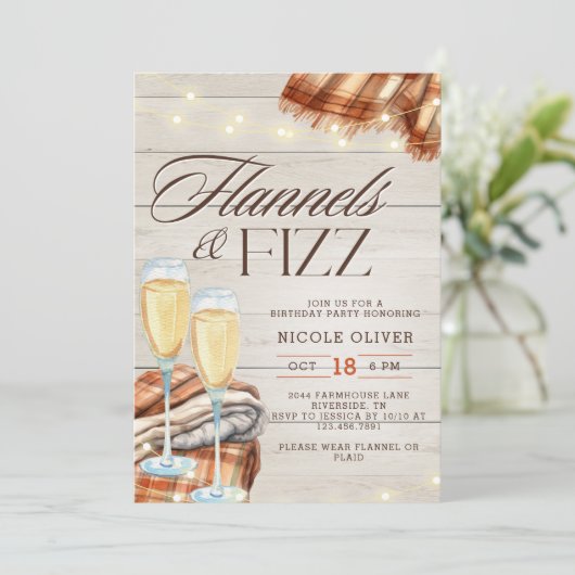 Rustikale Flannels & Fizz Fall Geburtstag Einladung (Stehend Vorderseite)