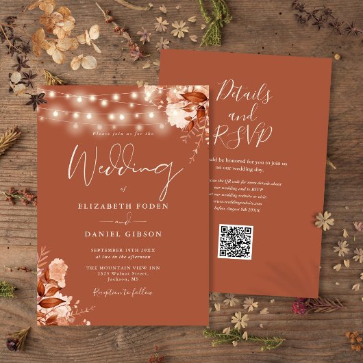 Rustikale Floral String Lights QR Code-Hochzeit im Einladung