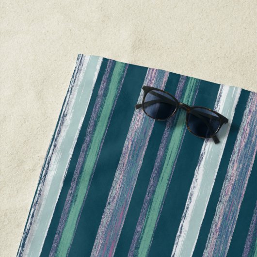 Rustikale Forest Green Stripes Kunst von Heva Weva Strandtuch (Beispiel)