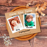 Rustikale Fotos der Kindheit Save the Date<br><div class="desc">Personalisieren Sie Ihre Fotos in Ihrer Kindheit,  um eine einzigartige Save the Date Karte zu erstellen. Die Rückseite hat zusätzliche Save the Date Details,  einschließlich Ihrer Hochzeitswebsite. Entwickelt von Thisisnotme©</div>