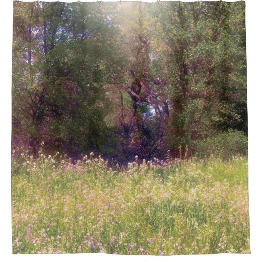 Rustikale Frühlingsblumen verzauberte Waldbäume Duschvorhang (Vorderseite)