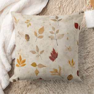 Rustikale gelb-braune Blätter mit vintage Herbstst Kissen