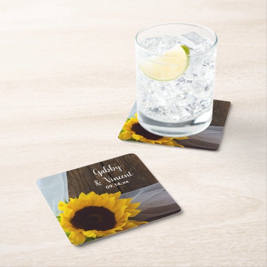 Rustikale Gelbblüte und Brauerei Rechteckiger Pappuntersetzer (Vor Ort)