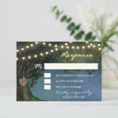 Rustikale, geschnitzte Herz-Eichenbaum Hochzeitska RSVP Karte (Stehend Vorderseite)