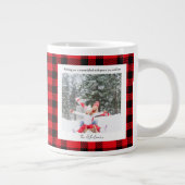 Rustikale grün-rote karierte Monogramm-2-Foto-Weih Jumbo-Tasse (Rechts)