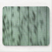 Rustikale grüne hölzerne Wand mit Dappled Mousepad (Vorne)