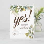 Rustikale Grüne sagte sie Yes Engagement Party Einladung (Stehend Vorderseite)