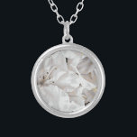 *~* Rustikale Grunge Azalea Blume Weiße AP40 Versilberte Kette<br><div class="desc">(Suche nach AP 40 für ähnliche Objekte) - Silberplatten INTENTION NECKLACE Schmuck mit Absicht (r) FLORAL AZALEA BLUME NEUTRAL WEISSE ROMANTIK * Energetisch Enhanced Floral Weiß Blume , Natur , Digital Painting Künstlerische künstlerische populäre Moderne Elegant Creative Einzigartige Digital Watercolor Art Floral Rose Rounge Soft Weiß Eingeschränkte Azalea-Blume, die hauptsächlich...</div>