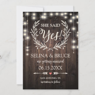 Rustikale hängende Holzlichter Save the Date Karte