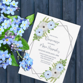 Rustikale hellblaue und weiße Blumen-Quinceañera Einladung