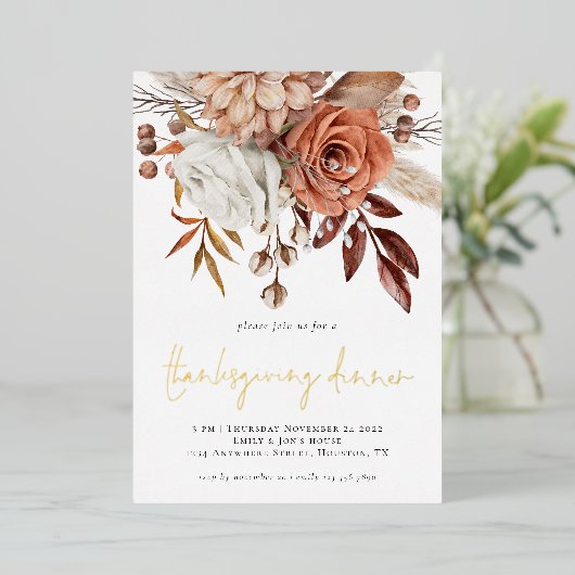 Rustikale Herberge Florals Terracotta Erntedank Folieneinladung (Stehend vorne)