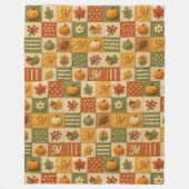 Rustikale Herbst-Patchwork-Kürbis-Monogramm Fleecedecke (Vorderseite)
