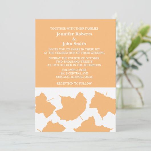 Rustikale Herbstmapelleaf Lachs Orange White Weddi Einladung (Stehend Vorderseite)