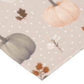Rustikale Herbstpumpen und Herbstlaub Tischdecke (Schrägansicht)