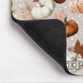 Rustikale Herbstpumpen und Herbstlaube (2) Mousepad (Ecke)