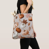 Rustikale Herbstpumpen und Herbstlaube (2) Tasche (Von Nahem)