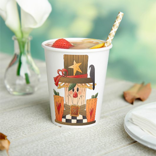Rustikale Herbstschnecke mit Pumpkins und Crow Pappbecher