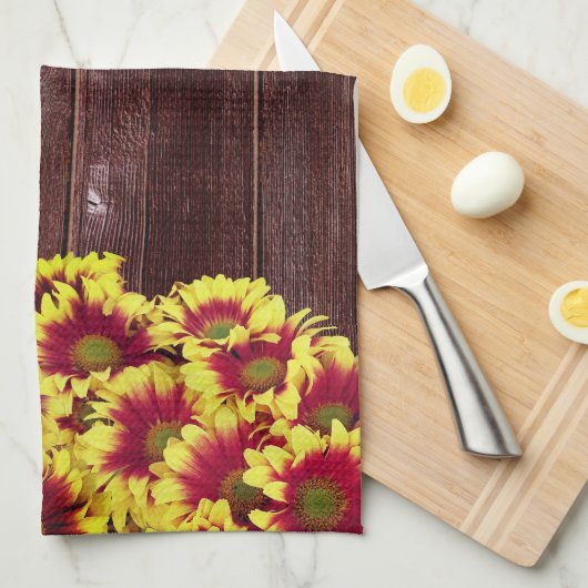Rustikale Herbstsonnenblumen auf Zaunhochzeit Geschirrtuch (Viertel Falte)