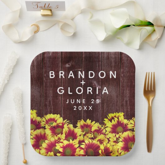 Rustikale Herbstsonnenblumen auf Zaunhochzeit Pappteller (Hochzeit)