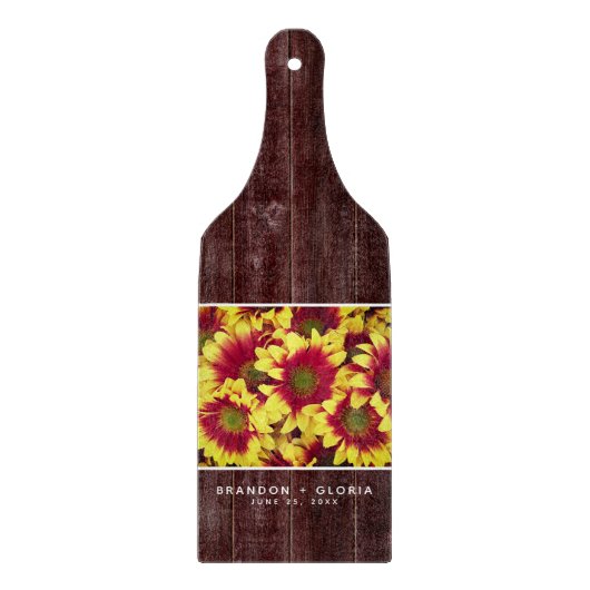Rustikale Herbstsonnenblumen auf Zaunhochzeit Schneidebrett (Vorderseite)