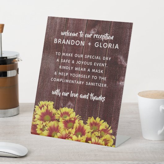 Rustikale Herbstsonnenblumen auf Zaunhochzeit Sockelschild (In SItu)