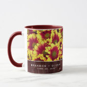 Rustikale Herbstsonnenblumen auf Zaunhochzeit Tasse (Links)