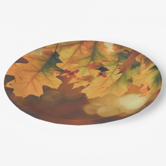Rustikale Herbstverlässt Papierfächer Teller (Schrägansicht)