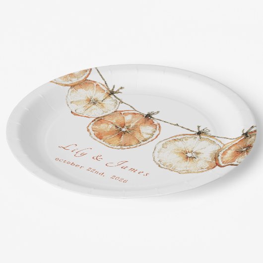 Rustikale Herbstzitrus getrocknete Orangengarland Pappteller (Schrägansicht)