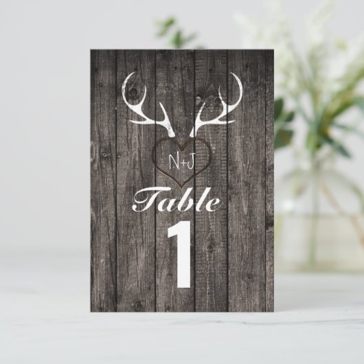Rustikale Hirschantler & Carved Heart Tischnummer (Stehend Vorderseite)