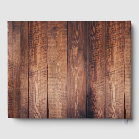 Rustikale Hochzeit aus dunklem Holz mit Braut und Gästebuch (Rückseite)