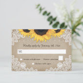 Rustikale Hochzeit der Blütenblume aus Holz RSVP Karte (Stehend Vorderseite)