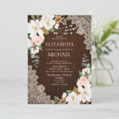 Rustikale Hochzeit der Holzsaitenleuchten Einladung (Stehend Vorderseite)