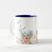 Rustikale Hochzeit der Navy Blush rosa Floral Mode Zweifarbige Tasse (Vorderseite Links)