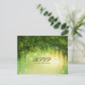 Rustikale Hochzeit der verzauberten Wälder Postkar Einladungspostkarte (Stehend Vorderseite)